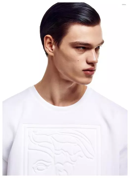 Op it stuit stjer yn Versace syn maitiid-simmer 2015 reklamekampanje, Exit Management modellen Filip Hrivnak en Miroslav Cech komme byinoar foar in redaksje yn de lêste útjefte fan Emma tydskrift. Natuerlike kandidaten om it lêste fan Versace te modellearjen, it pear leveret in brutale prestaasje yn 'e kampy-printen en moade fan it Italjaanske label, foar de lens fan fotograaf Branislav Simoncik. / Styling troch Dominika Svetikova. Grooming troch Lukas Kimlicka.