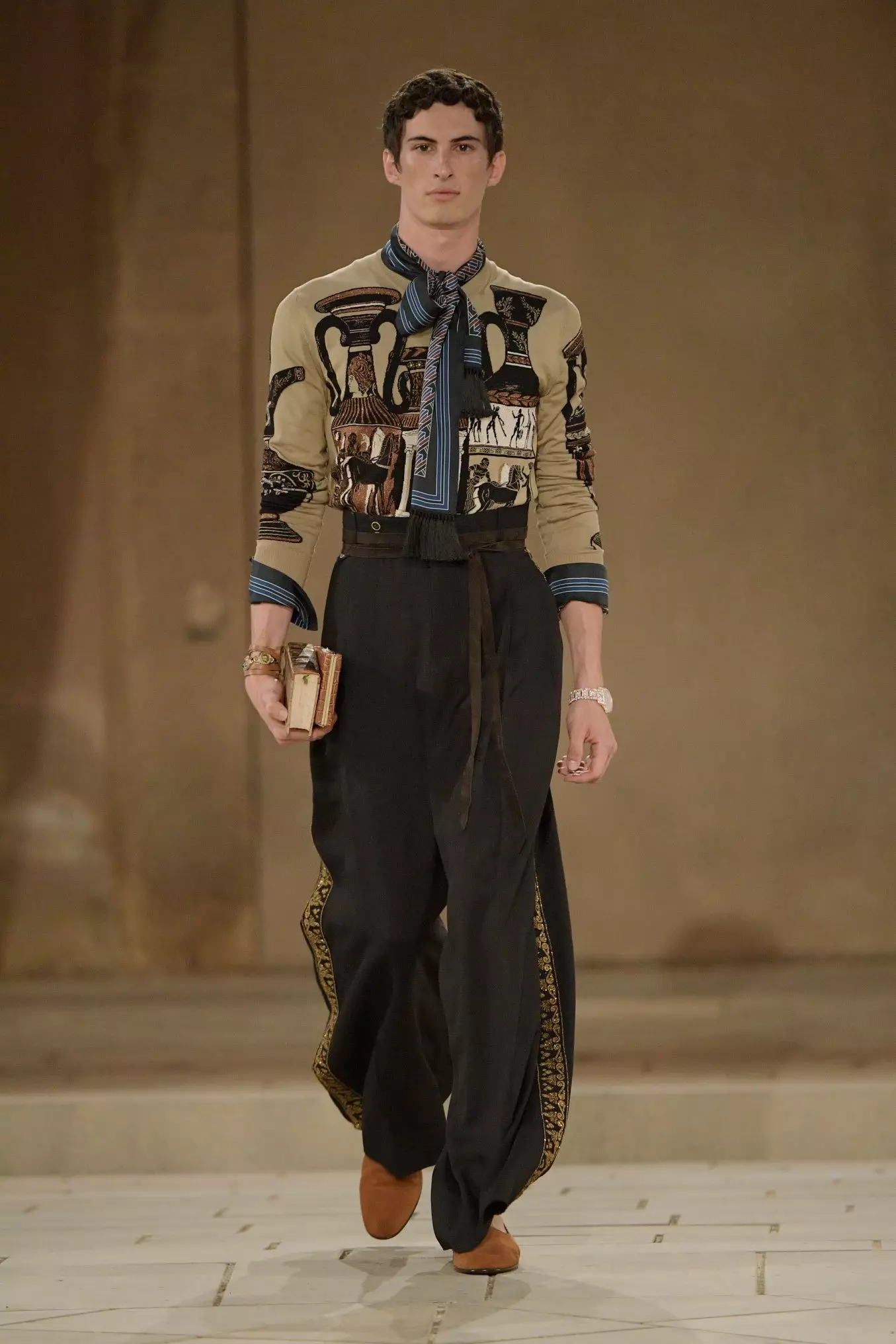 Chiwonetsero cha Dolce & Gabbana Alta Sartoria Menswear ku Palazzo dei Gesuiti 29161_30