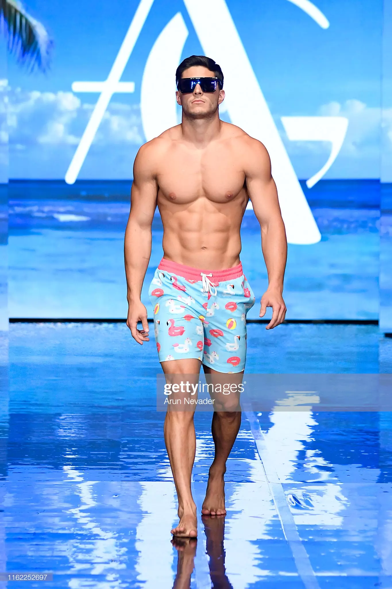 Pusat Peranginan Miami Swim Week 2020 29661_48