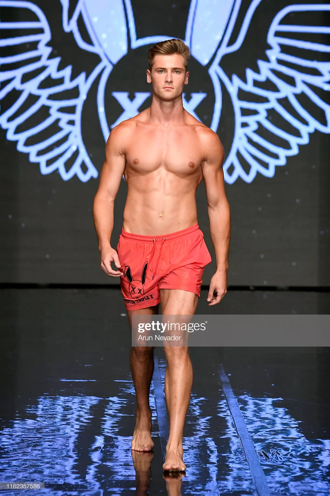 Pusat Peranginan Miami Swim Week 2020 29661_64