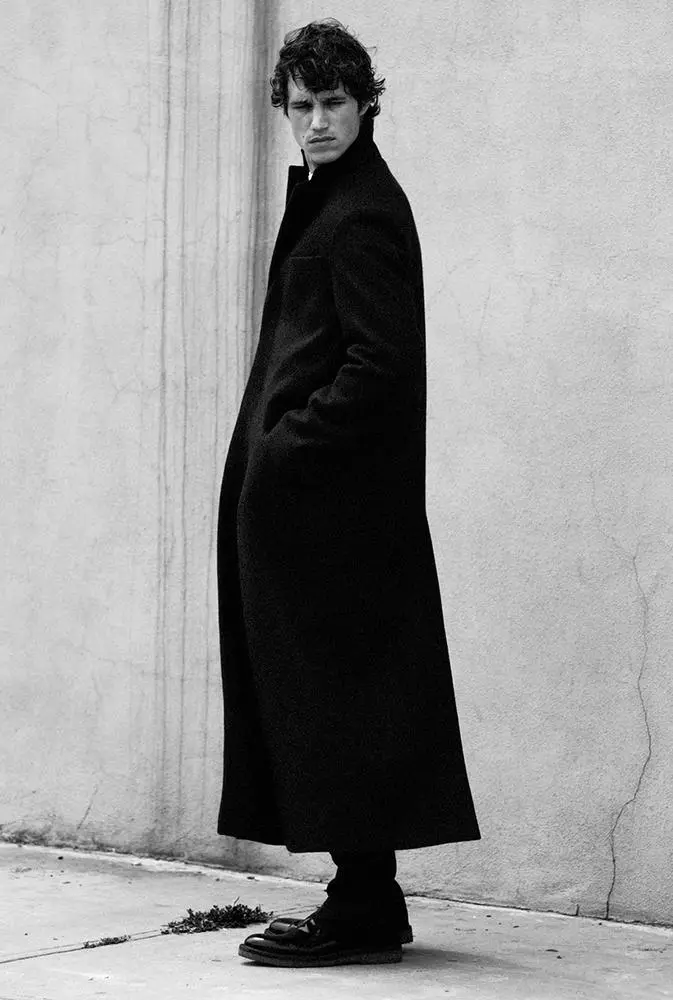 Street Cred: Fall Style for Men un bellissimo lavoro che presenta capi autunnali davvero carini solo per uomini, fotografia di Cedric Buchet per WSJ. Magazine e Styling di Mel Otenberg; Modello, Antoine Miller presso Premium Models; capelli, Ward.