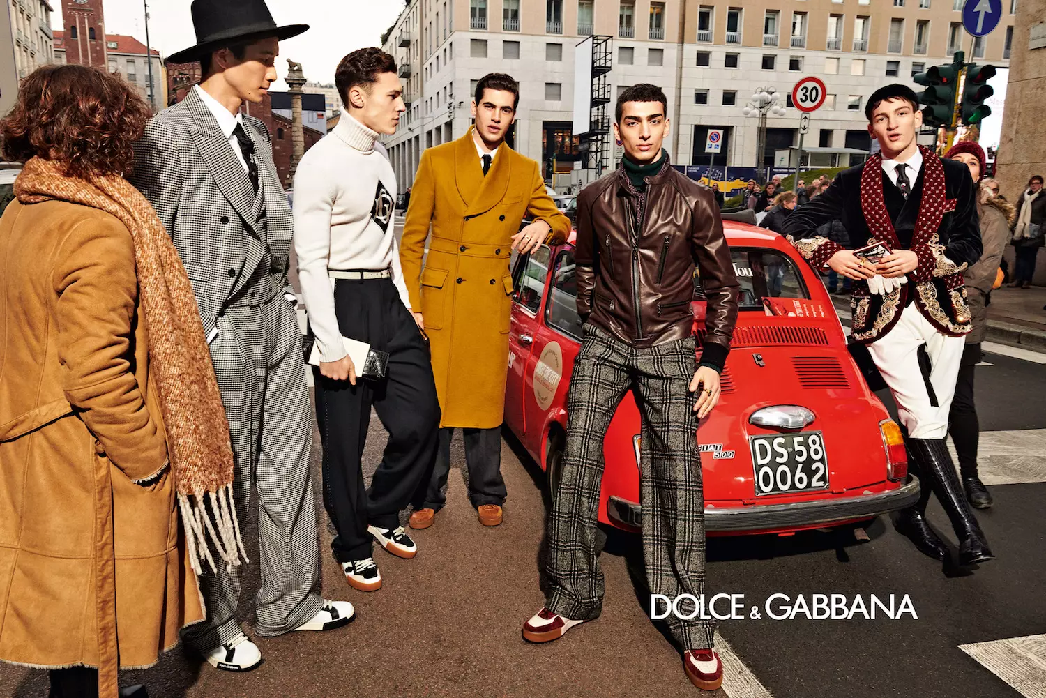 ម៉ូដែលនៅក្នុងយុទ្ធនាការ Dolce&Gabbana Fall/Winter 2019-20