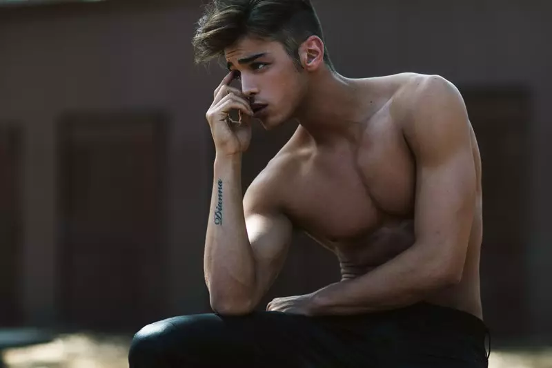 Una fantastica storia all'aperto magistralmente catturata dal fotografo Carlos Moscat con il meraviglioso emergente americano Scott Gardner a "Next Models".