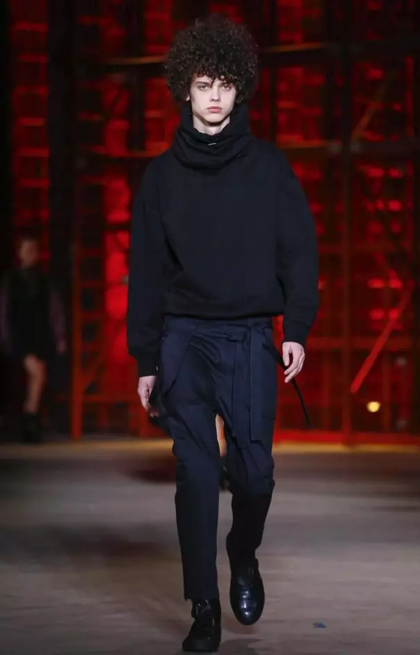 idizili-emnyama-yegolide-menswear-ekwindla-ebusika-2017-milan7