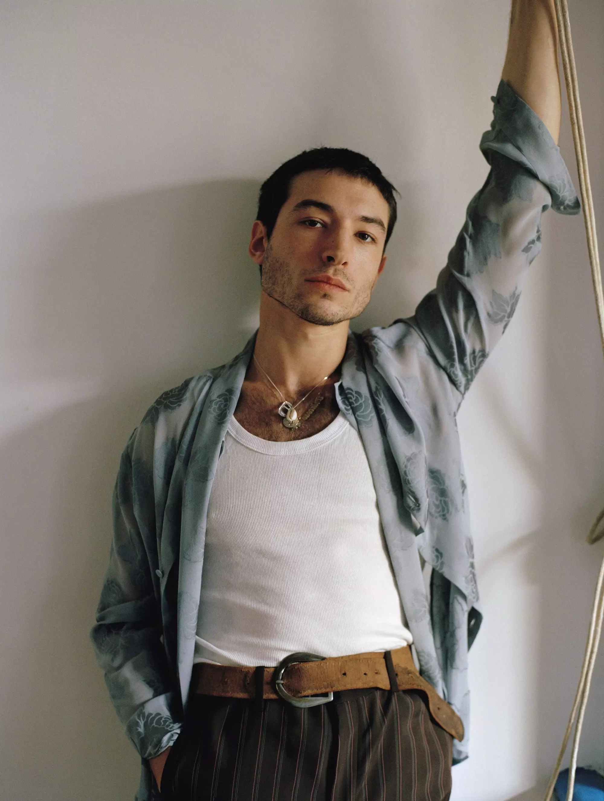 Ezra Miller cubre la editorial Wonderland Magazine AW178