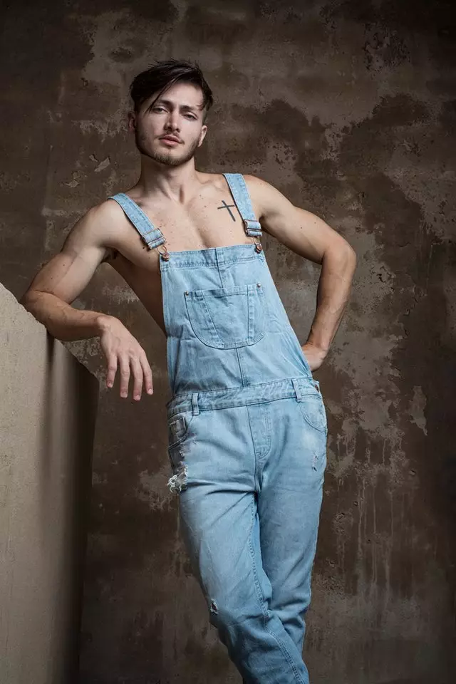 Denim eguna asteartean, hona hemen Mega Models-en aurpegi berria, Raed Hawk Bruno Penato-k atera zuen, Marcello Gentiluomo-k diseinatu zuena.