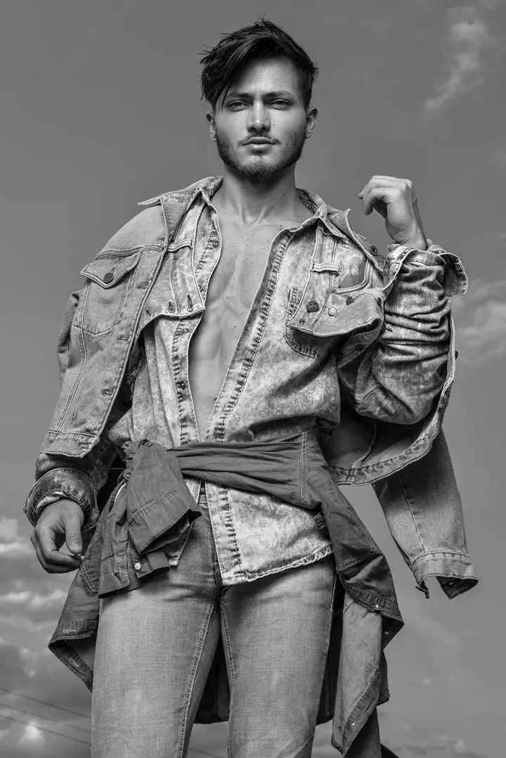 Denim Day am Dienstag Hier ist das sexy neue Gesicht von Mega Models, Raed Hawk, fotografiert von Bruno Penato, gestylt von Marcello Gentiluomo.