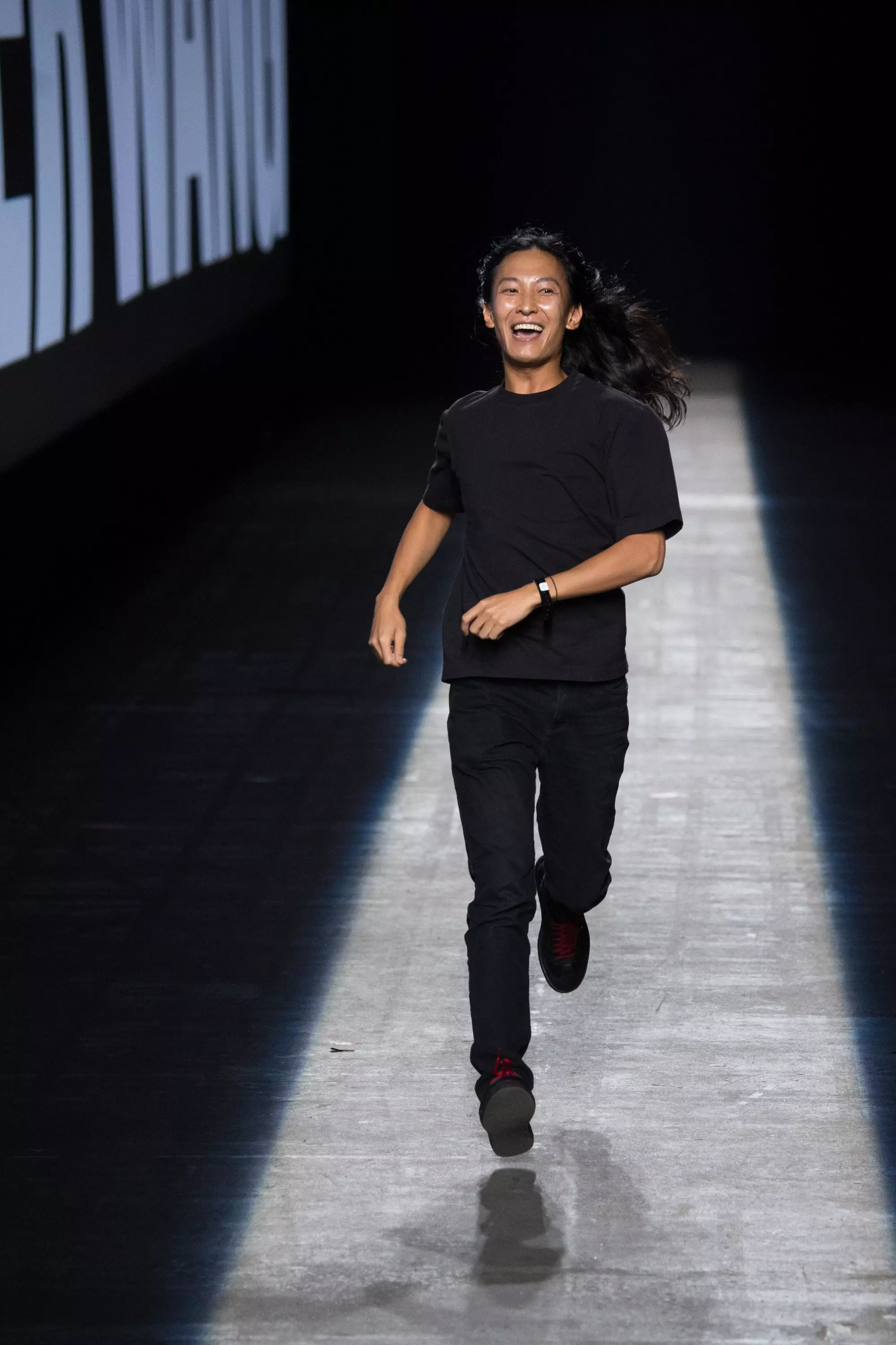 Alexander Wang a toujours aimé les fêtes, et pour sa collection pour son 10e anniversaire ce soir, il s'est lancé une grande.