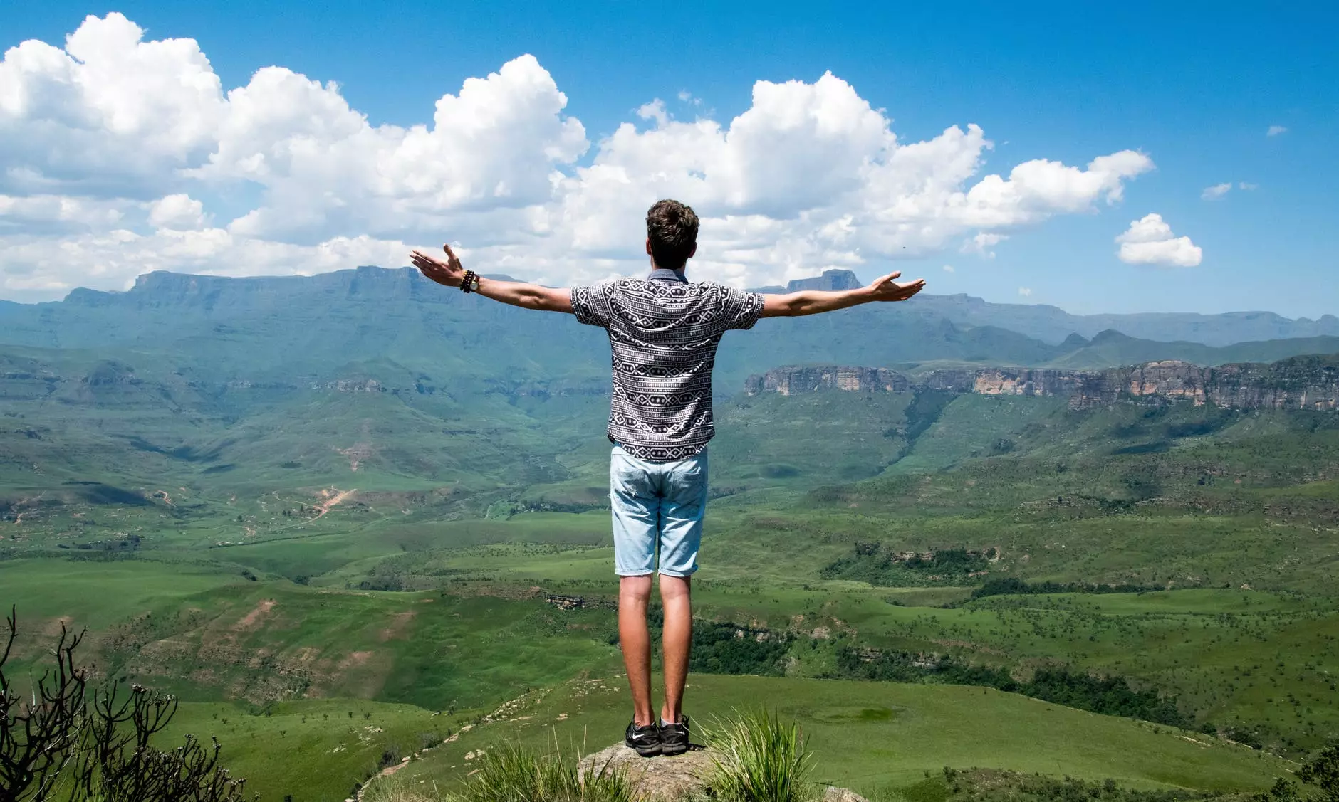 landskap natur Afrika gutt. Foto av Julian Jagtenberg på Pexels.com