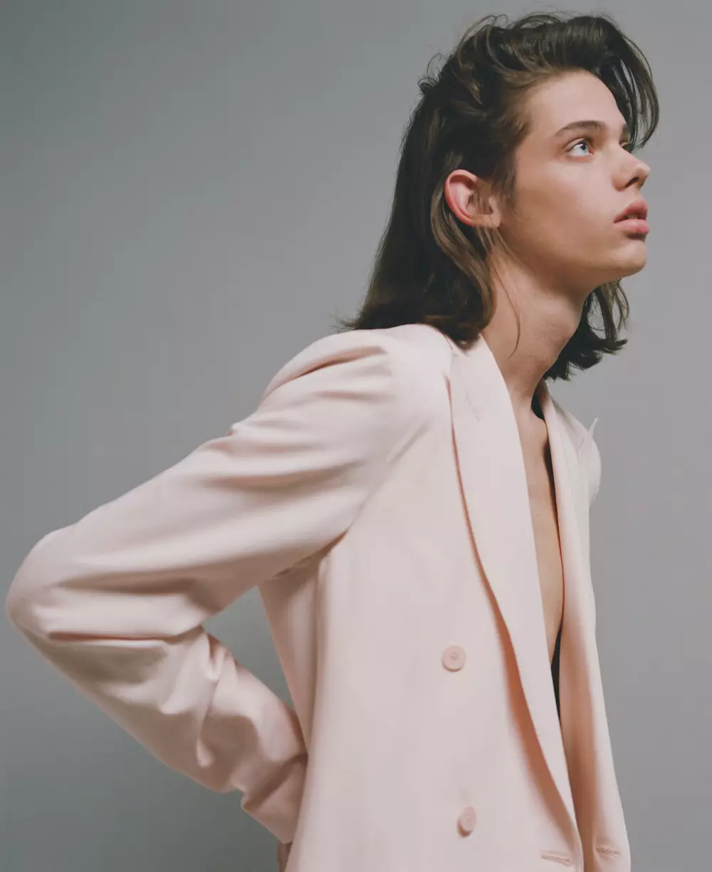 Model Erin Mommsen @Re:quest ilə tək yaşamaq, çəkilişləri Maurizio Bavutti @ChrisBoals və Moda redaktoru Metyu Marden