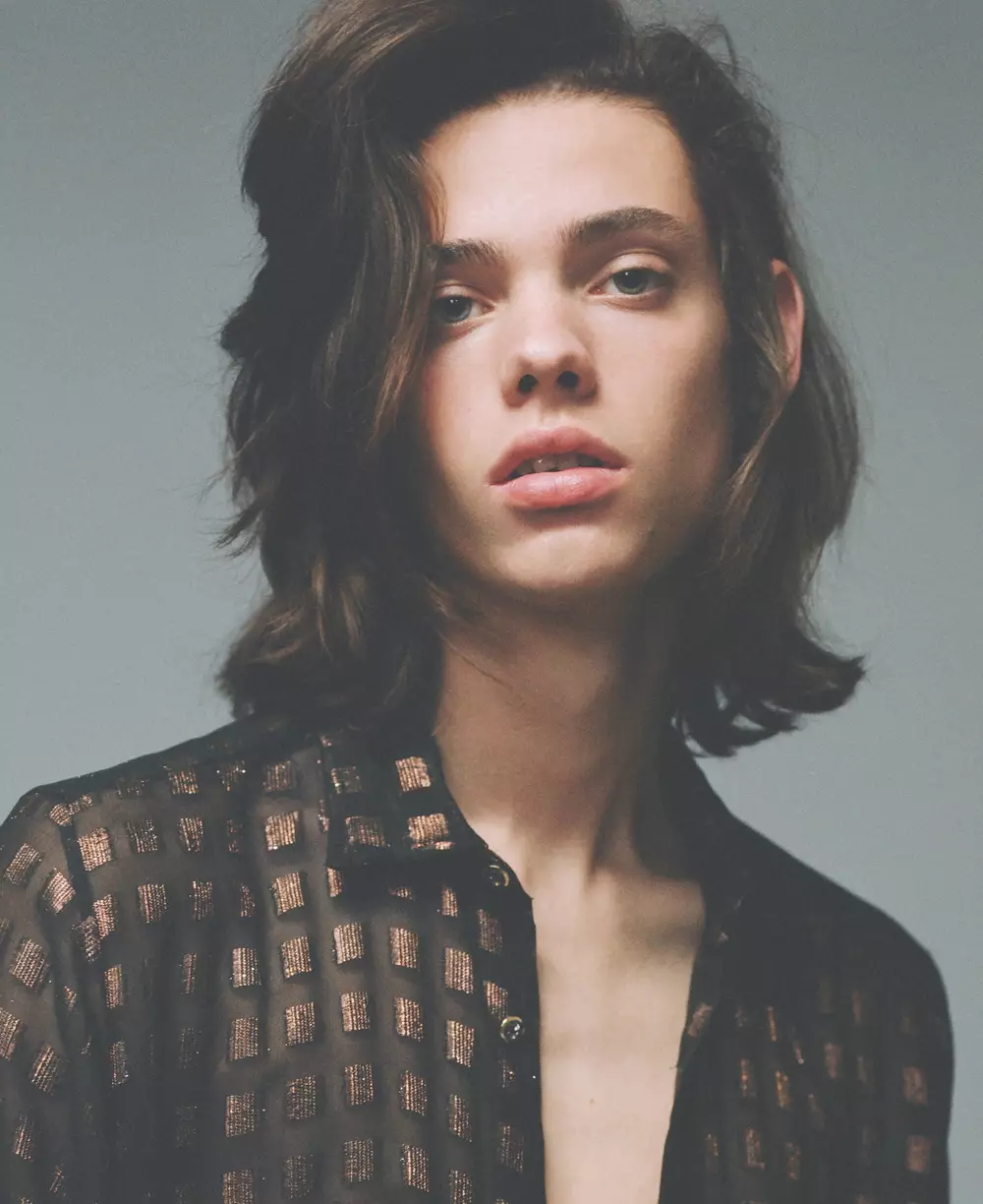 Model Erin Mommsen @Re:quest ilə tək yaşamaq, çəkilişləri Maurizio Bavutti @ChrisBoals və Moda redaktoru Metyu Marden