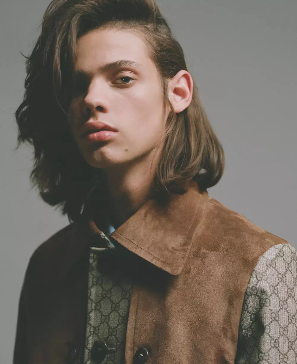 Model Erin Mommsen @Re:quest bilan yolg'iz yashash, Mauritsio Bavutti @ChrisBoals va moda muharriri Metyu Marden tomonidan suratga olingan.