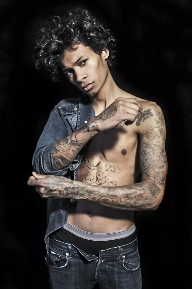 Tetep panon on Deion Smith di RED NYC kageulisan inked kalawan 6'2 siap pencét runways di New York City.