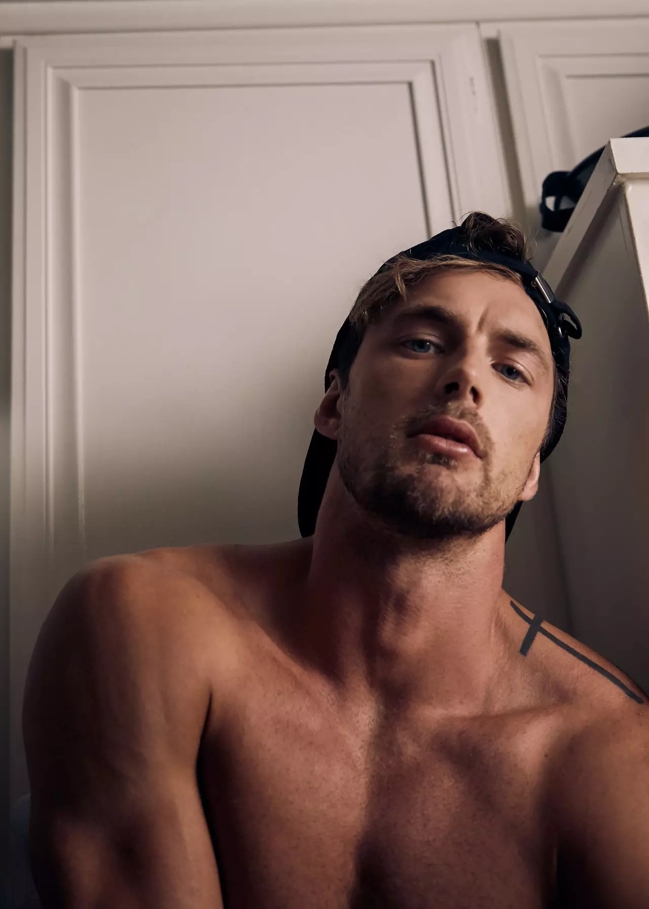 Christian Hogue від Генрі Ву для Men's Health Serbia