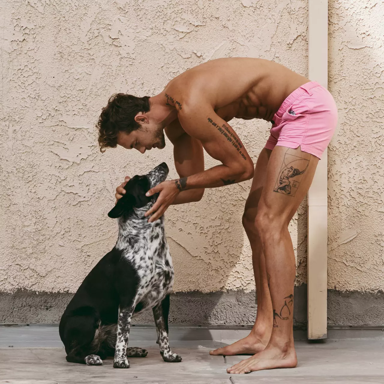 Christian Hogue deur Henry Wu vir Men's Health Serbia