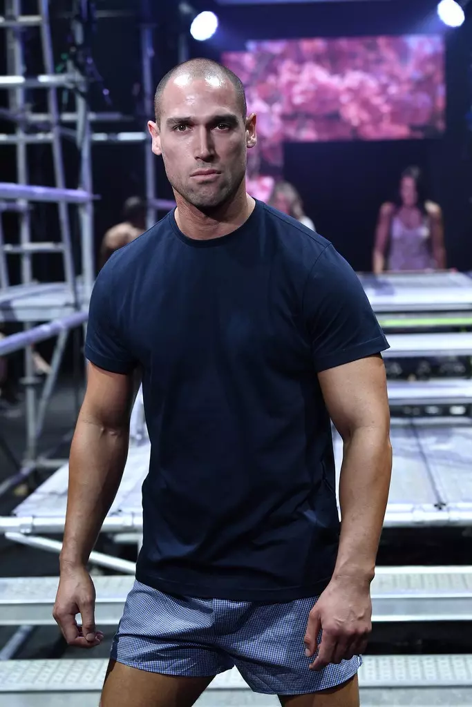 Se idrottare som modellerar jockeyunderkläder på Zealand Fashion Week 2019 31952_12