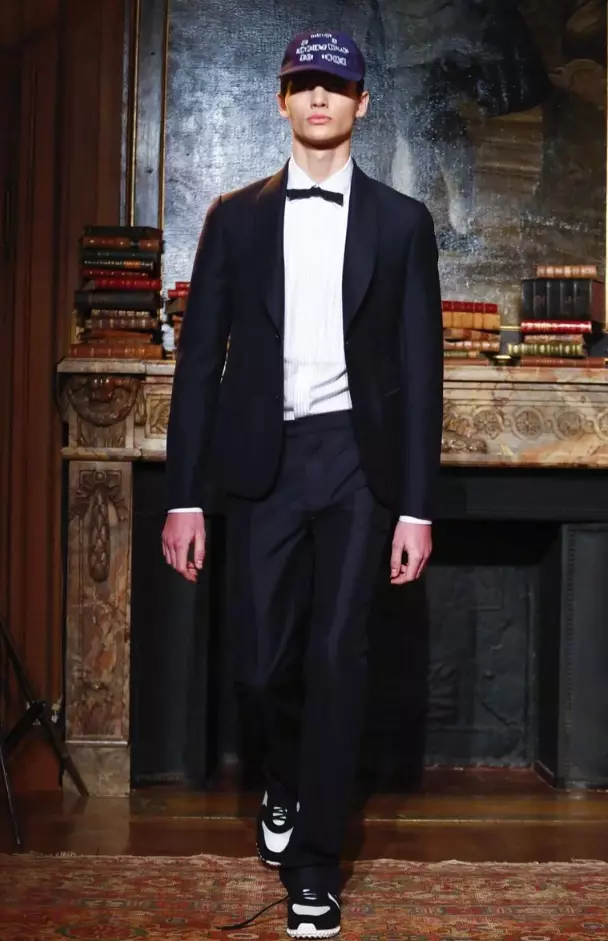 valentino-menswear-fall-winter-2017-paris1