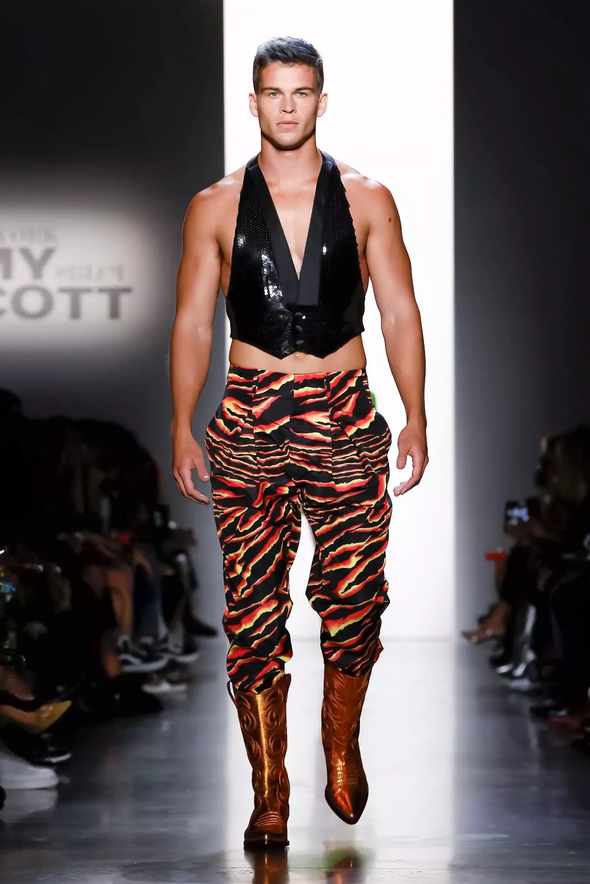 Jeremy Scott Siap Nganggo Musim Semi Usum Panas 2020 New York