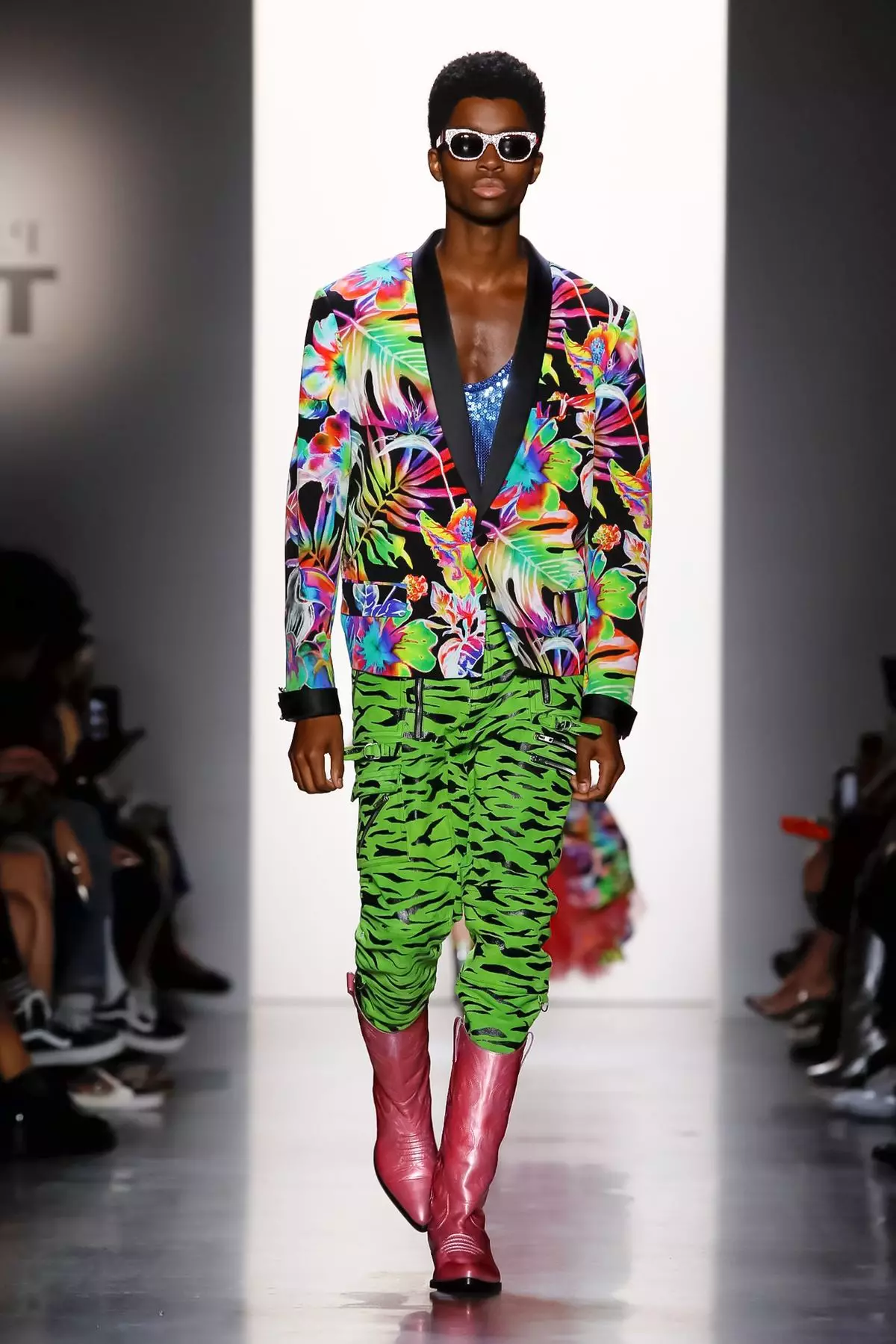 Jeremy Scott Preta Por Portiĝi Printempo-Somero 2020 Novjorko