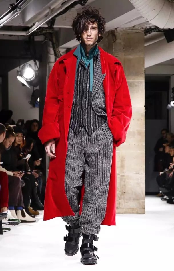 yohji-yamamoto-menswear-fall-mariha-2017-paris34