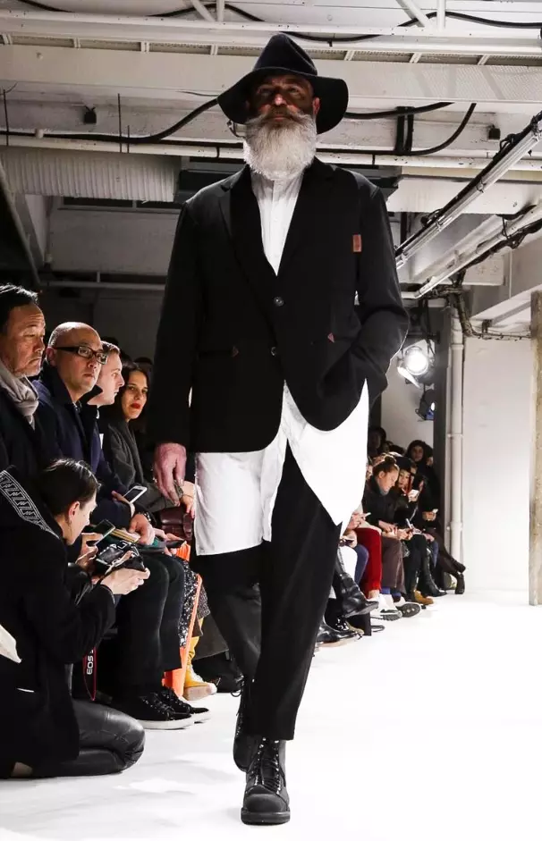 yohji-yamamoto-meesterõivad-sügis-talv-2017-paris5