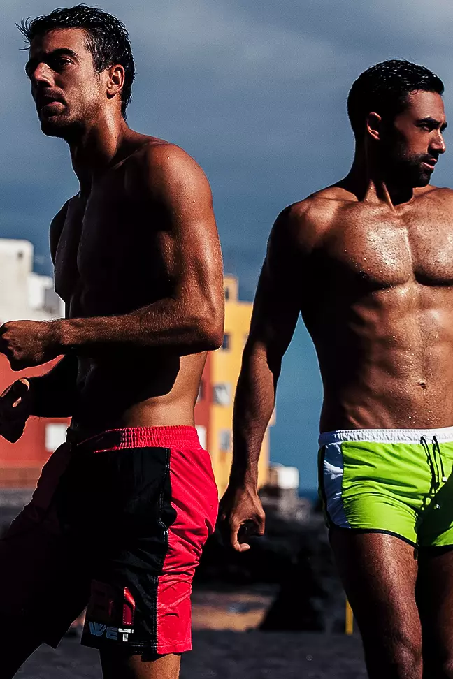 Fotos: Adrian C. Martin (https://www.facebook.com/projectonestudio) Traxes de baño: BWET (www.bwet.com) Modelo: Sergio Del Pino & Carlos Hernandez Localización: Tenerife, Illas Canarias