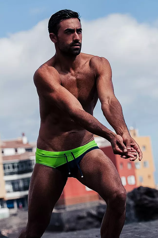 Foto's: Adrian C. Martin (https://www.facebook.com/projectonestudio) Swemdrag: BWET (www.bwet.com) Model: Sergio Del Pino & Carlos Hernandez Ligging: Tenerife, Kanariese Eilande