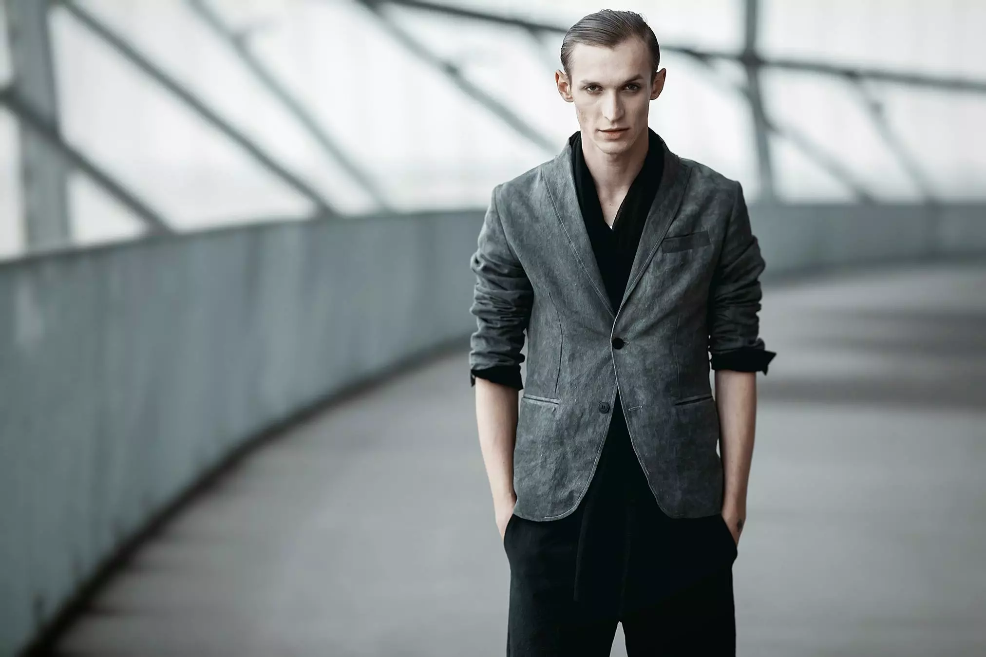 Foto: Mateusz Bral Model: Michelangelo (AS Management) Styling: Malwina Sideropulu Backstage: Paulina Wierzgacz