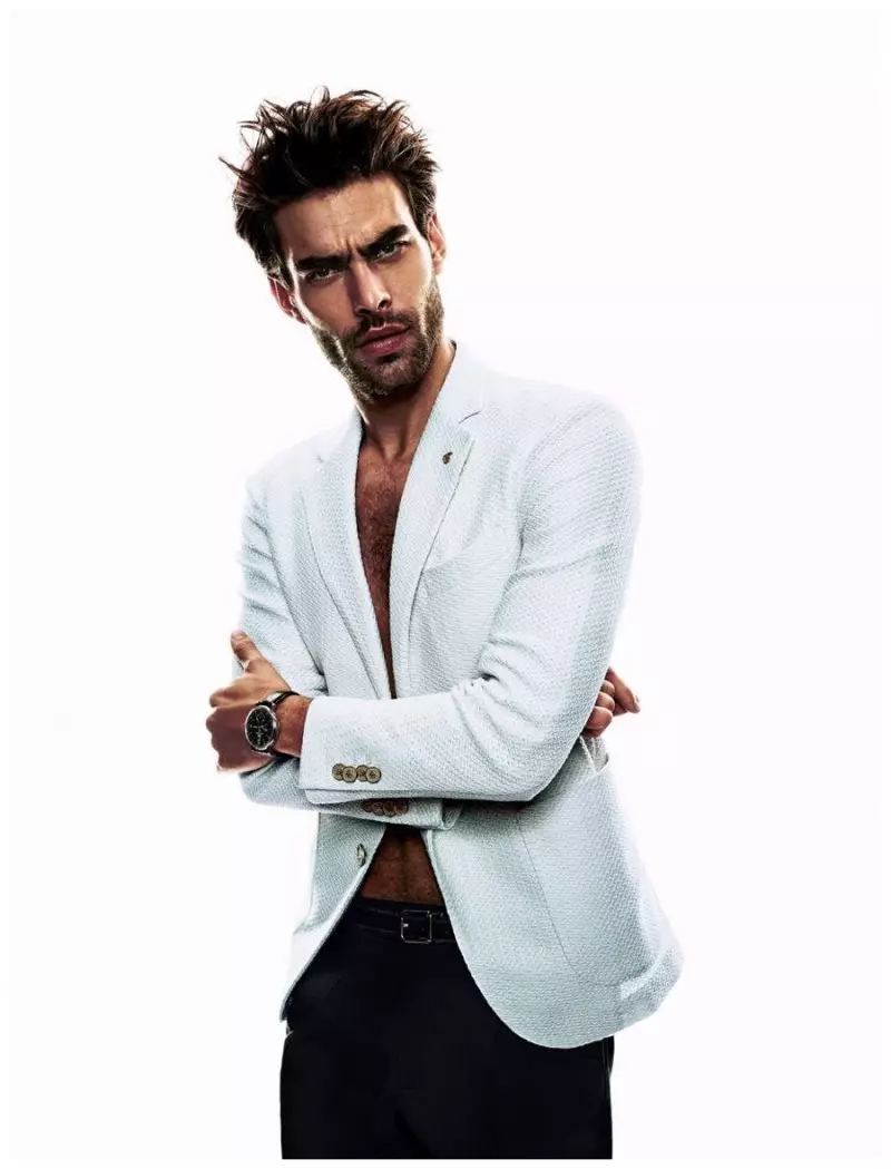 Ang nangungunang modelong Espanyol na si Jon Kortajarena ay ipinanganak upang mapabilib at ngayon ay walang pinagkaiba. Lumilitaw si Jon sa spring-summer 2015 na isyu ng L'Officiel Hommes Thailand. Naghahatid ng simple ngunit walang kamali-mali na pagkalat ng fashion, si Jon ay nakuhanan ng larawan ni Anthony Meyer. May suot na smart suiting na pinaghihiwalay na may matapang, modernong katauhan, si Jon ay madaling isang nakaka-inspire na pangitain sa leopard, guhitan at higit pa.