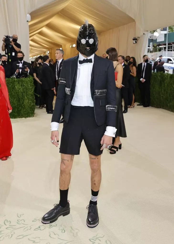 ຜູ້ຊາຍຢູ່ທີ່ 2021 Met Gala ສະເຫຼີມສະຫຼອງໃນອາເມລິກາ: ຄໍາສັບຂອງຄົນອັບເດດ: 336_13