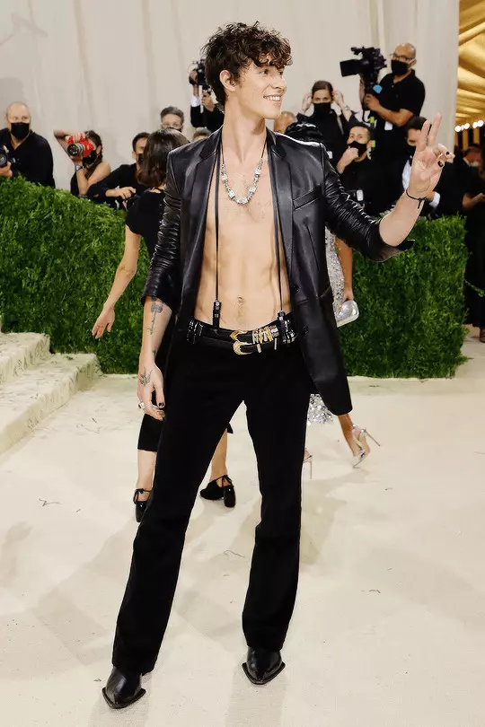 ຜູ້ຊາຍຢູ່ທີ່ 2021 Met Gala ສະເຫຼີມສະຫຼອງໃນອາເມລິກາ: ຄໍາສັບຂອງຄົນອັບເດດ: 336_15