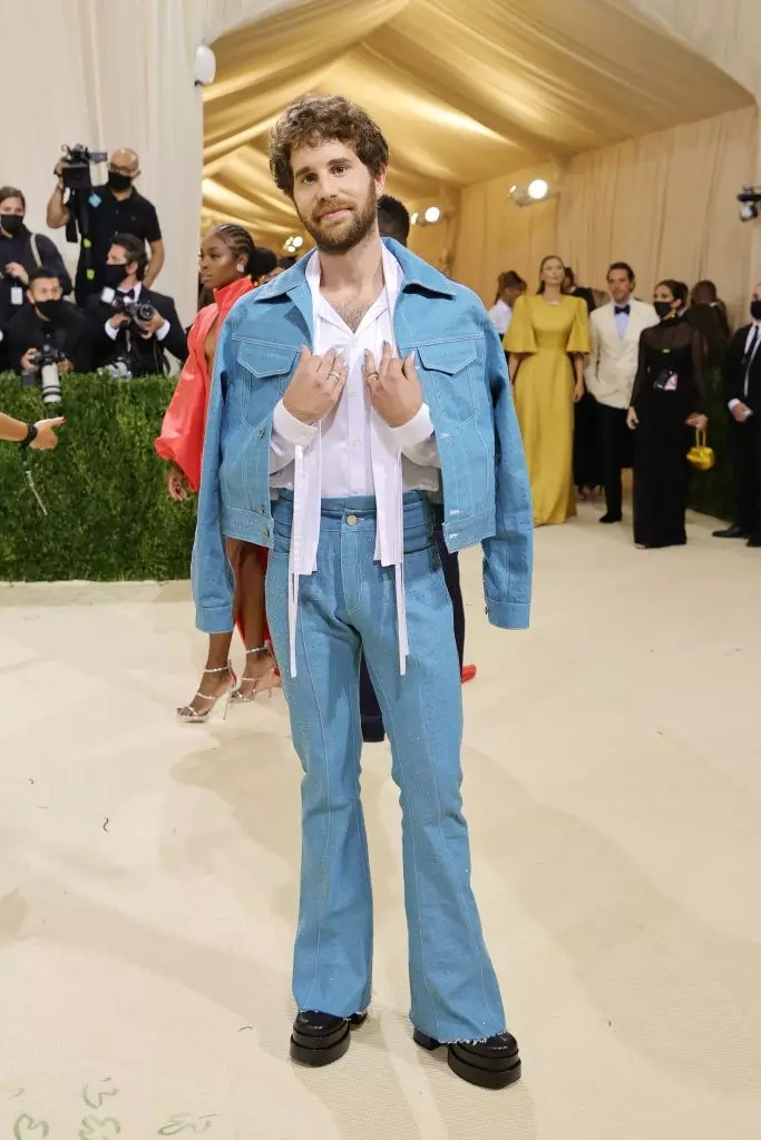 ຜູ້ຊາຍຢູ່ທີ່ 2021 Met Gala ສະເຫຼີມສະຫຼອງໃນອາເມລິກາ: ຄໍາສັບຂອງຄົນອັບເດດ: 336_28