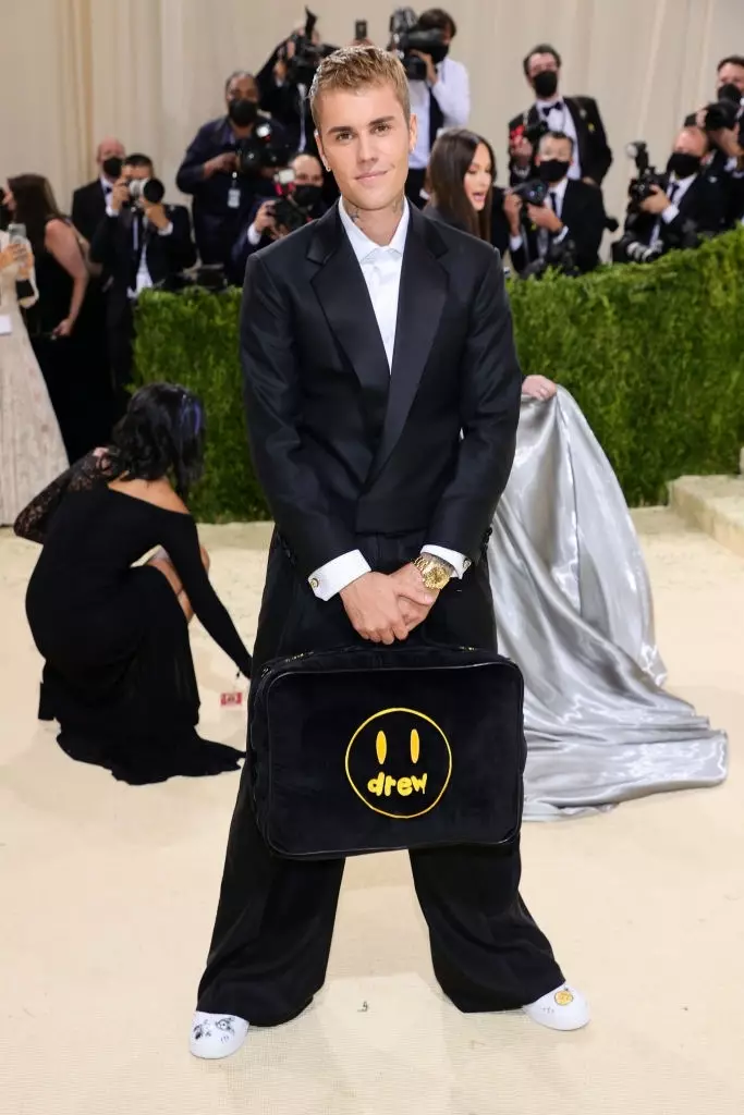 ຜູ້ຊາຍຢູ່ທີ່ 2021 Met Gala ສະເຫຼີມສະຫຼອງໃນອາເມລິກາ: ຄໍາສັບຂອງຄົນອັບເດດ: 336_5