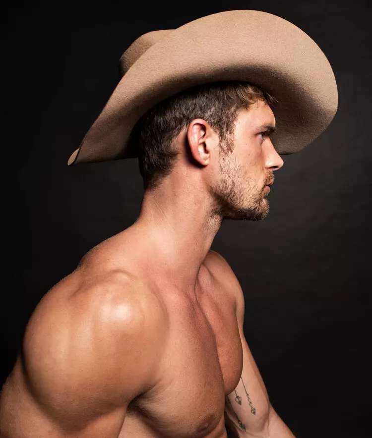 Christian Hogue gizon perfektua da Ruben Tomasen edizio berrietan