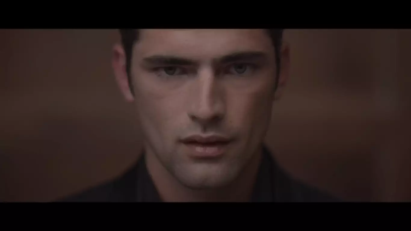 Sean O'Pry ĉefroligas novan videon de Taylor Swift