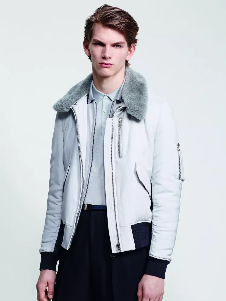 Lanvin ได้เปิดตัวชิ้นงานที่คลาสสิกและสง่างามมากในช่วง Pre-Fall 2015