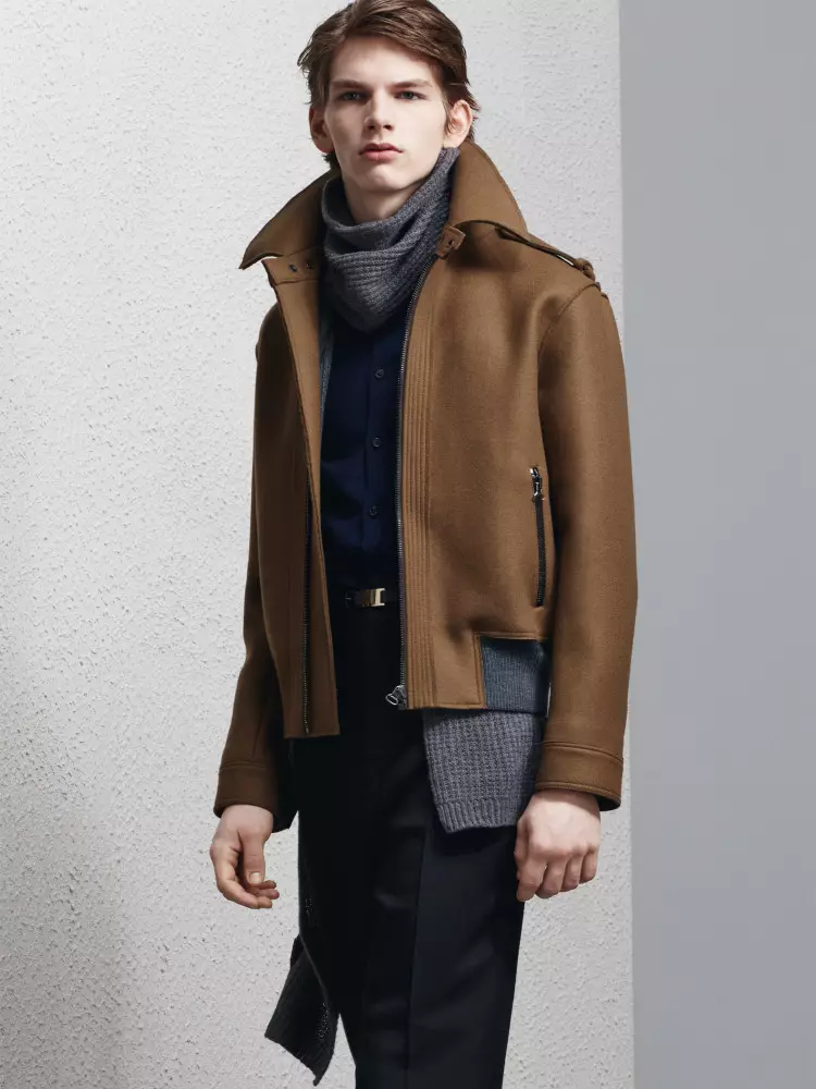 В Pre-Fall 2015 Lanvin представила очень классические и элегантные модели.