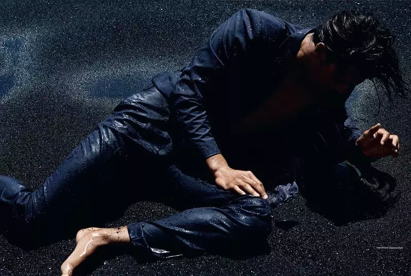 O INCRÍVEL Matthew Terry em nova capa para a GQ España. Estrelando “Blue Noir” uma obra deslumbrante filmada por Álvaro Beamud Cortés e estilizada por Joana de la Fuente.