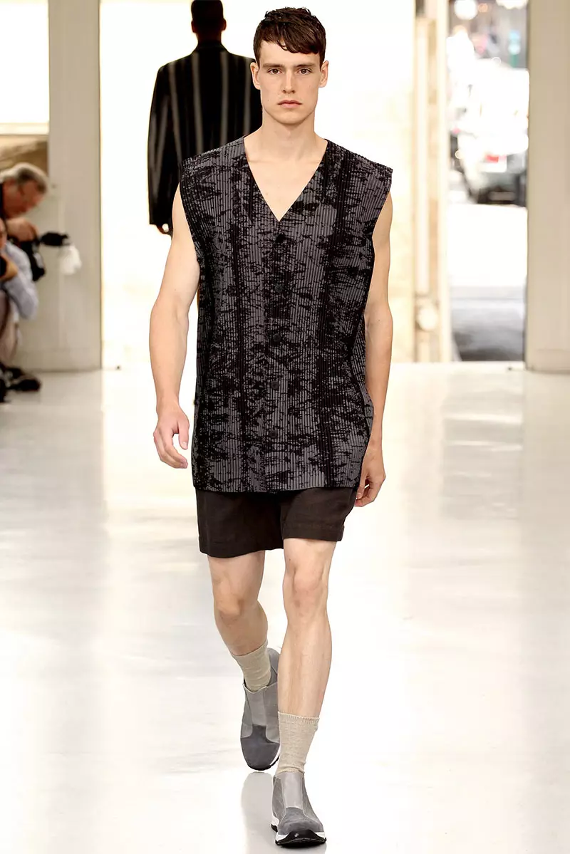 Issey_Miyake_ss14_23 |