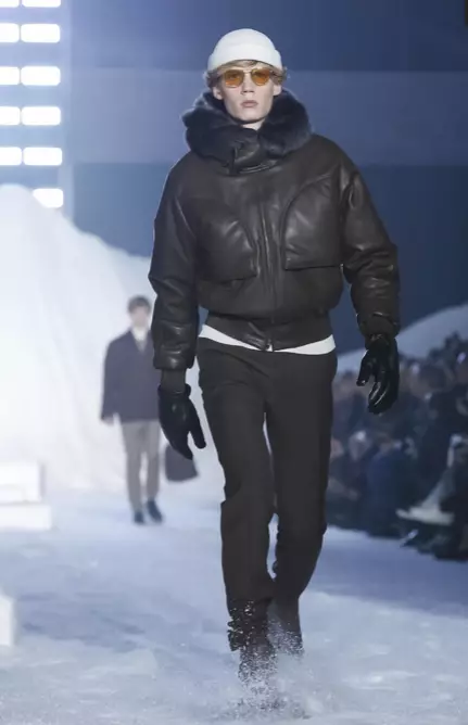 ERMENEGILDO ZEGNA 2018KO UDAZKEN NEGUA GIZARTEKO ARROPA MILAN5