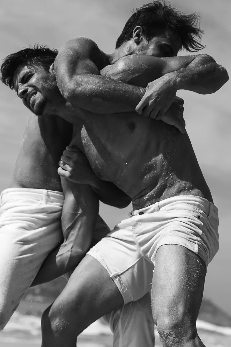 Presenterer den nye fotograferingen av den brasilianske fotografen Jeff Segenreich med de sexy modellene Bruno Oliveira og Matheus Rodrigues. Ja! #Happy Hump dag