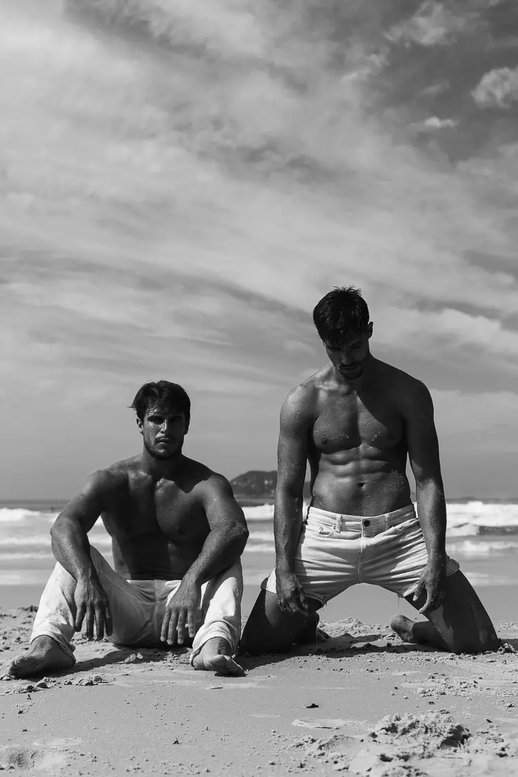 Ons bied die nuwe fotosessie van die Brasiliaanse fotograaf Jeff Segenreich saam met die sexy modelle Bruno Oliveira en Matheus Rodrigues aan. Ja! #Happy HumpDay