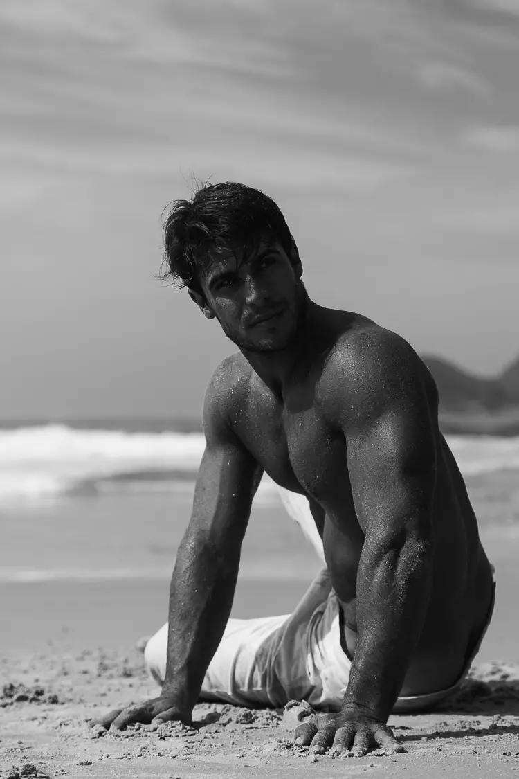 Prezantimi i fotos së re të fotografit brazilian Jeff Segenreich me modelet seksi Bruno Oliveira dhe Matheus Rodrigues. Po! #HappyHumpday