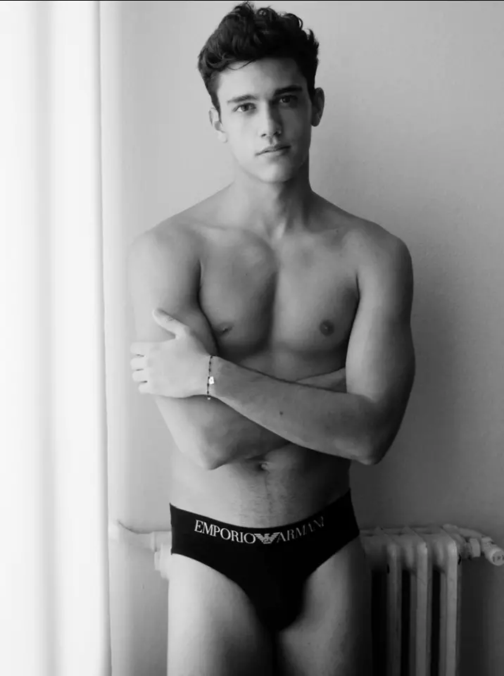 Ferske polaroids av min booker David Naveira ? takk David! ? @sightmanagement #naturlig