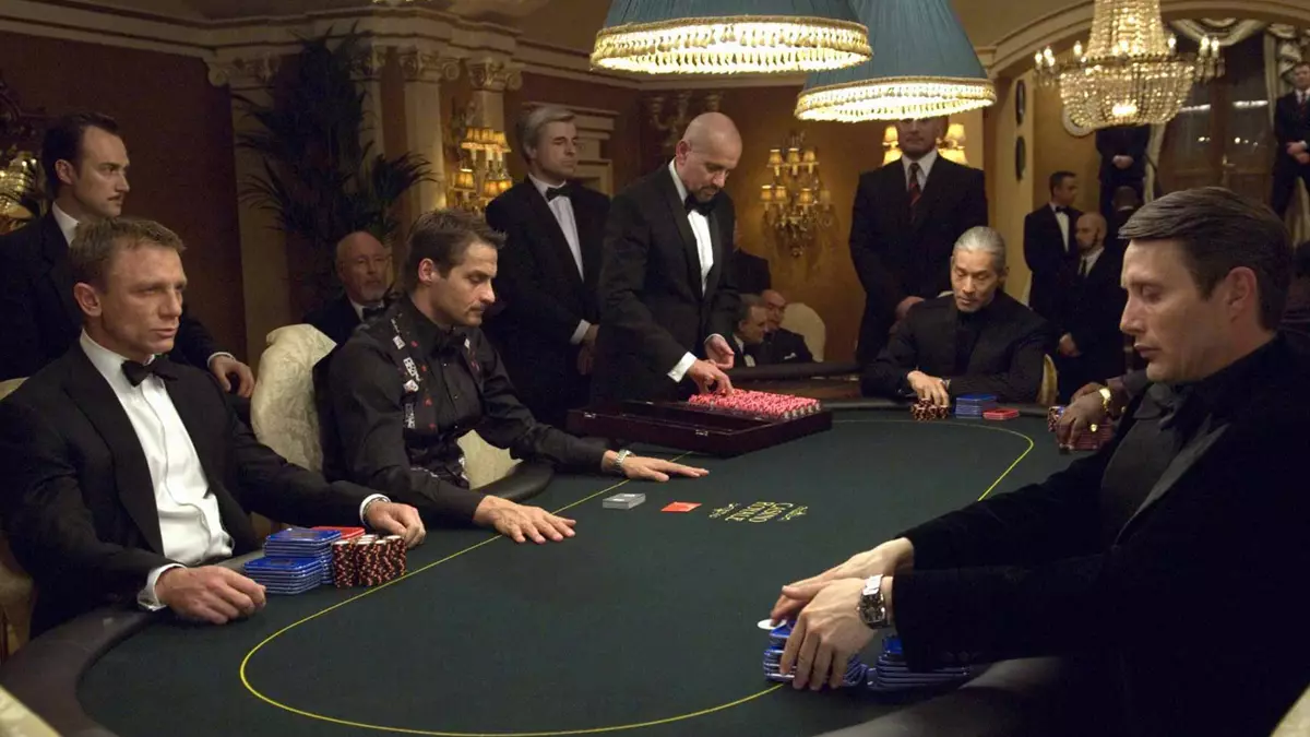 Sjove variationer på kortspil med venner: Organisering af en Strip Poker-turnering