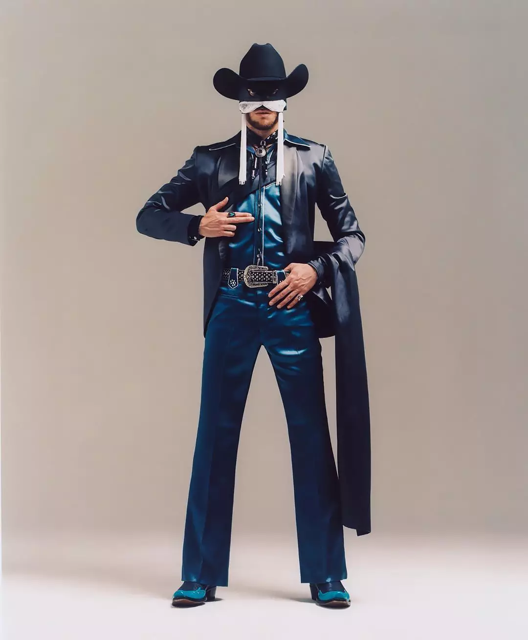 Orville Peck pou Britanik GQ Style