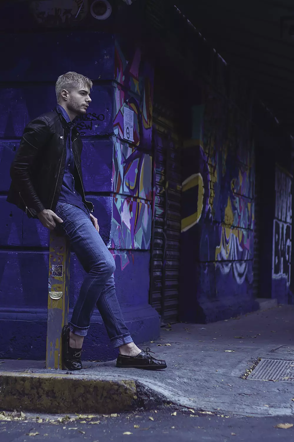 Oh, je veux que vous connaissiez ce magnifique mannequin masculin, certains d'entre vous le connaîtront, il s'agit de Veridiano Tesch de Bax Models, lors d'une session denim day shootée par Luis de La Luz.