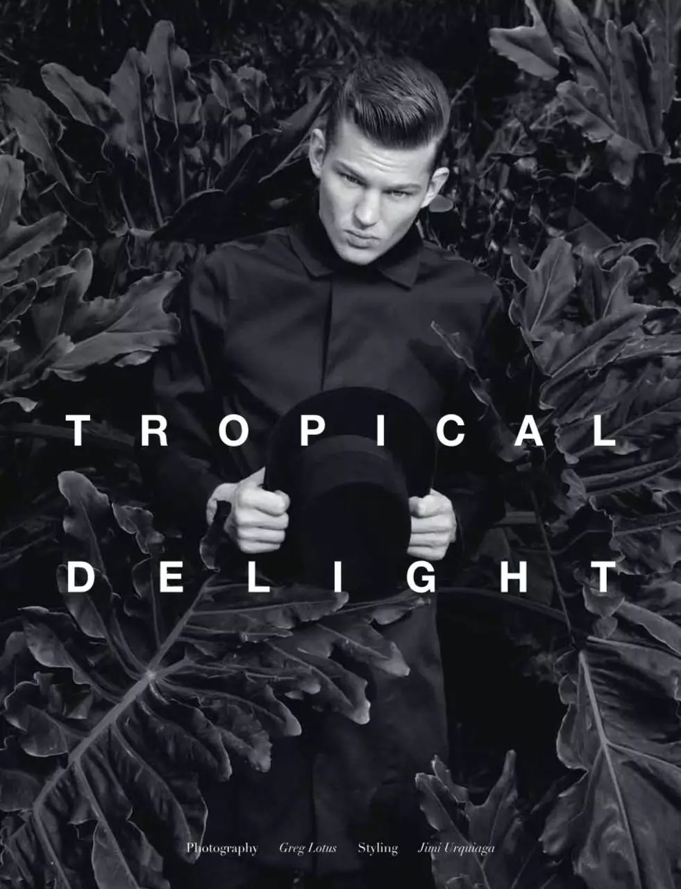 Den amerikanske hunk Sebastian Sauve pryder forsiden og spiller hovedrollen i Tropical Delight-historien til marts-udgaven af ​​Manifesto Magazine. Den blåøjede dreng er skudt af Greg Lotus og stylet af Jimi Urquiaga iført stykker fra designere som Dries Van Noten & Roberto Cavalli