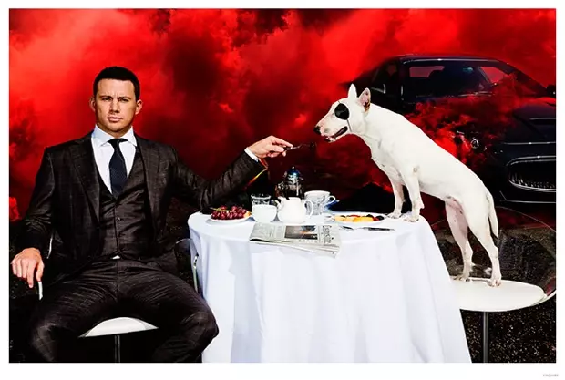 Entrevista com Channing Tatum para a história de capa da Esquire deste mês, e ele é um artista dedicado. Seja ele sendo esmagado por um lutador olímpico em Foxcatcher ou se desculpando com outros dançarinos do Magic Mike por seus instintos nervosos, Channing faz o que quer que seja o papel. Só não tente fazê-lo ficar parado.