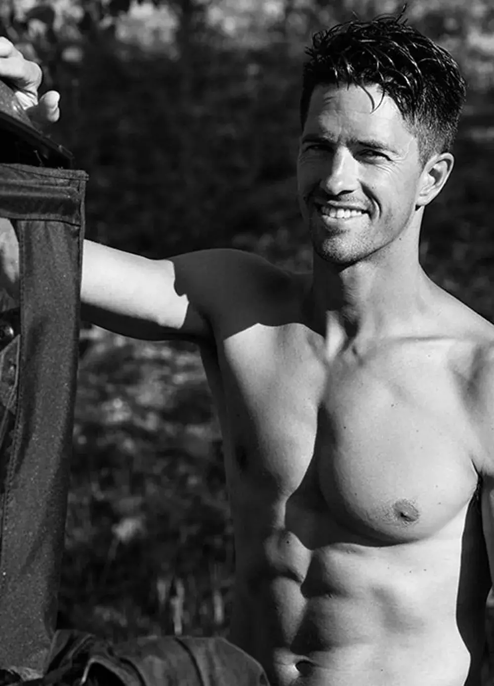 Har du sett de nya bilderna av Greg Vaughan med modellen Daniel Jarrett? De är fantastiska, Daniel ser så vacker ut och ser en sliten kropp bättre ut än någonsin.